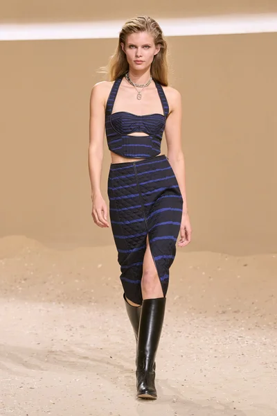 Look 50
